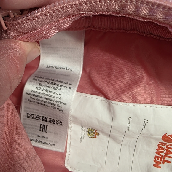 Fjallraven Kånken Classic Crossbody - Picture 3 of 5